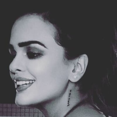 Júlia Yebsc