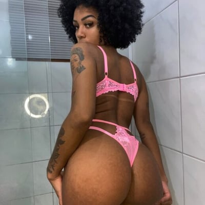 Majú Oliveira