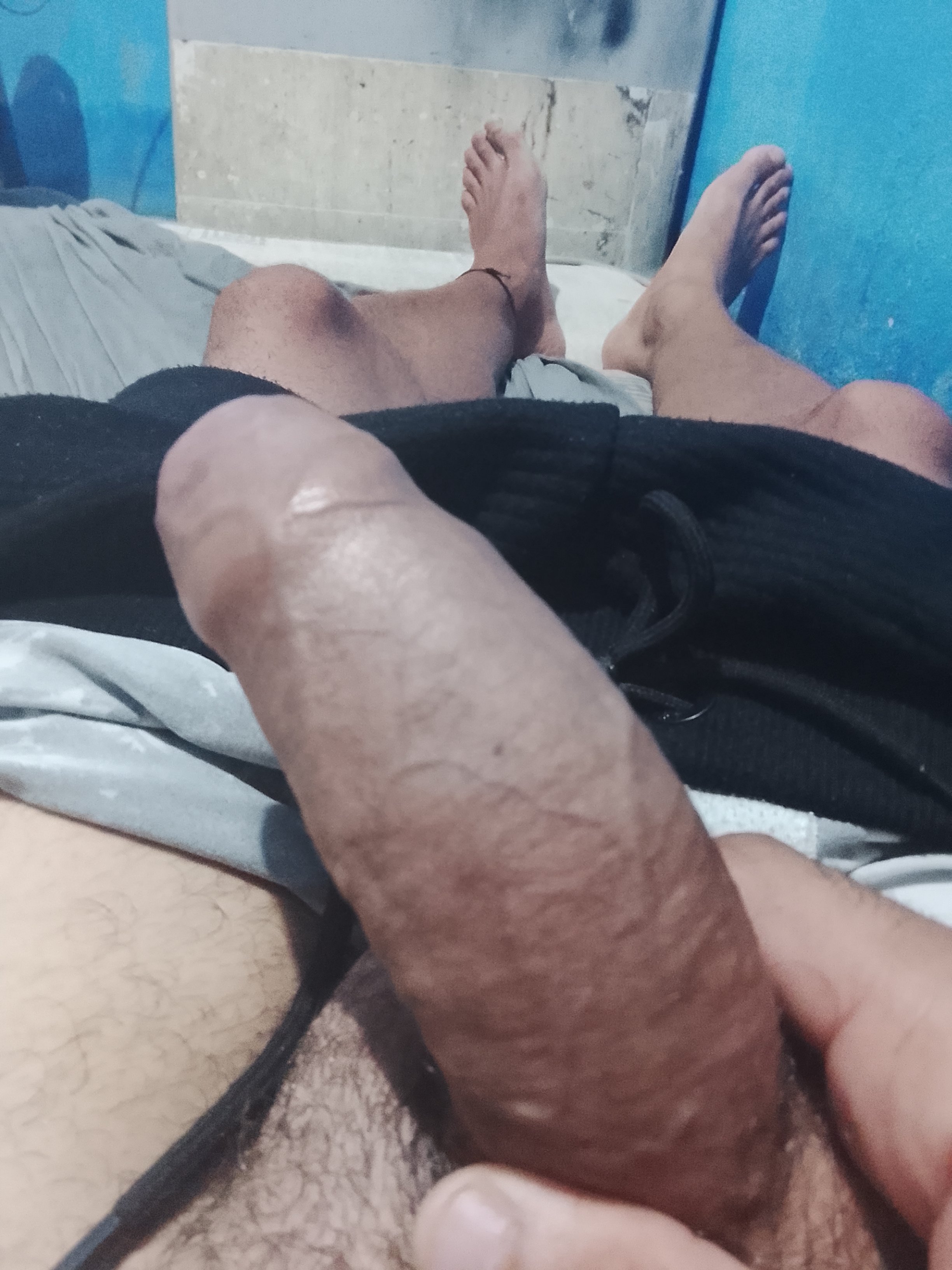 Moreno alto e magro
