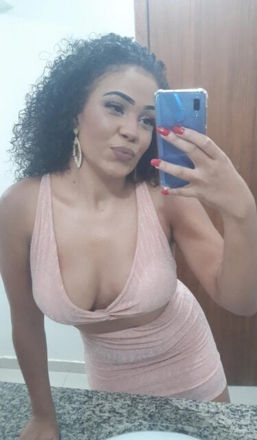 Suzy Medeiros