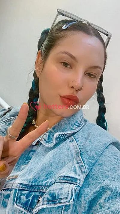 Mitra Yosri em Leme