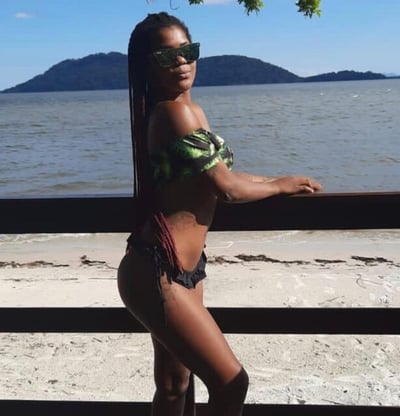 Alexya Mariana em Matinhos