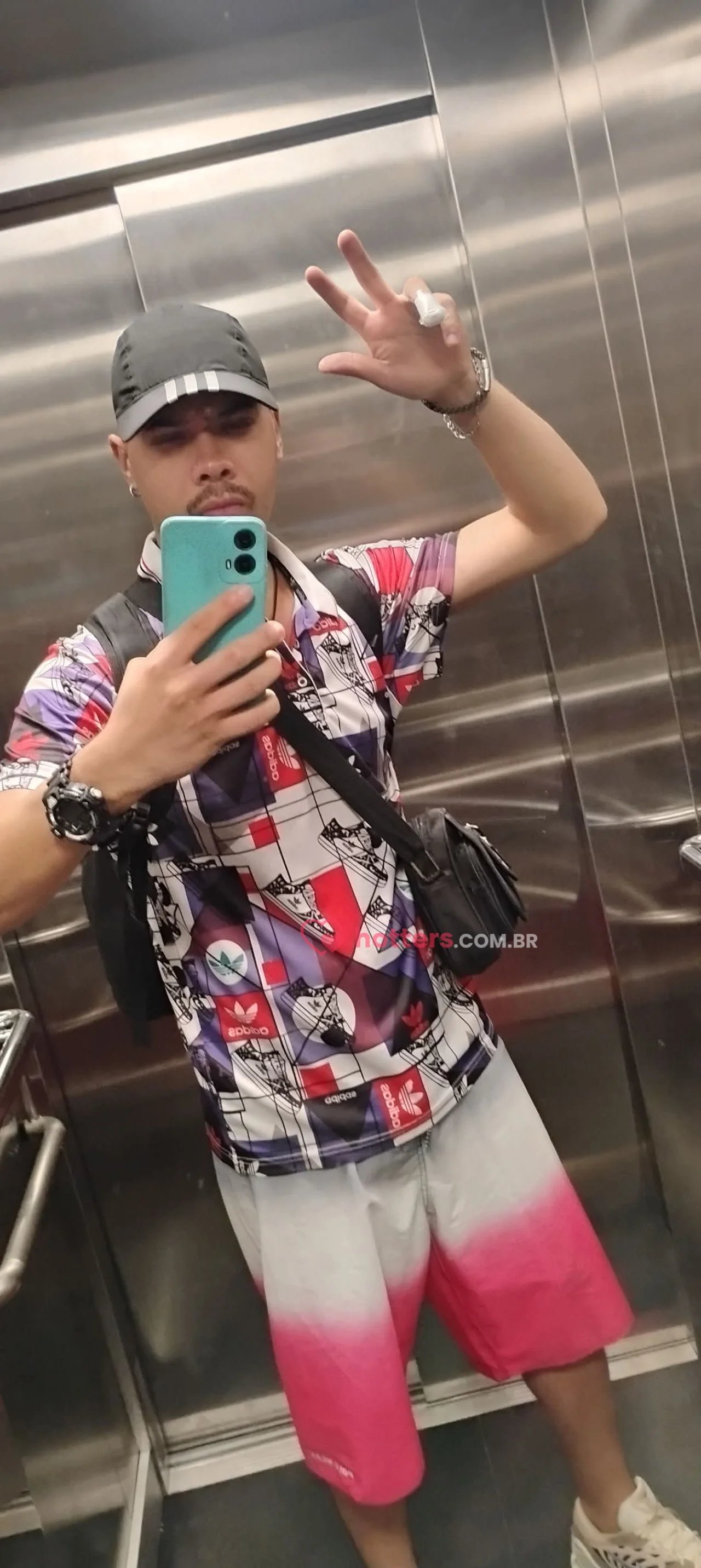 VERSÁTIL DOTADO