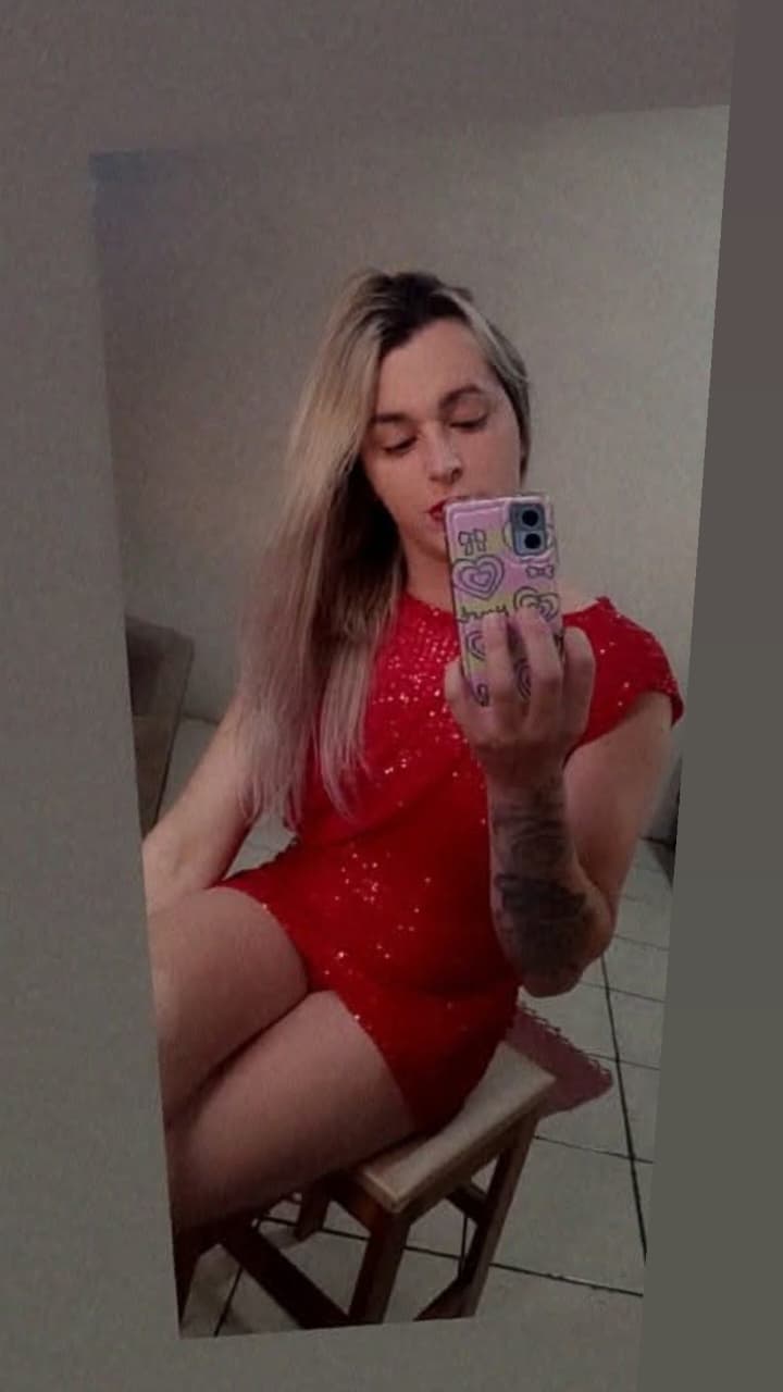 Novidade na cidade uma bela loira siliconada❤️😈 faço massagem sou carinhosa e simpática venha me conhecer  amores..