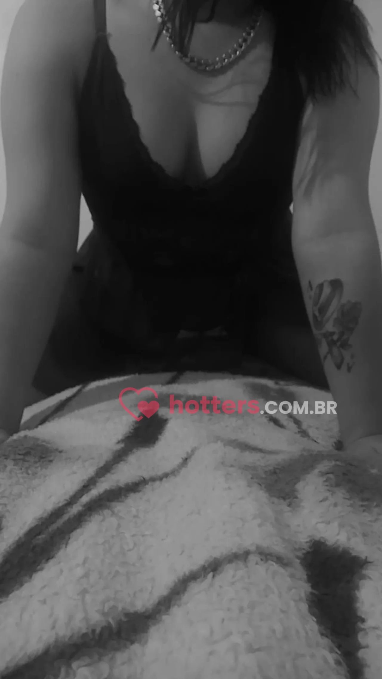 Morena sensual e carinhosa 