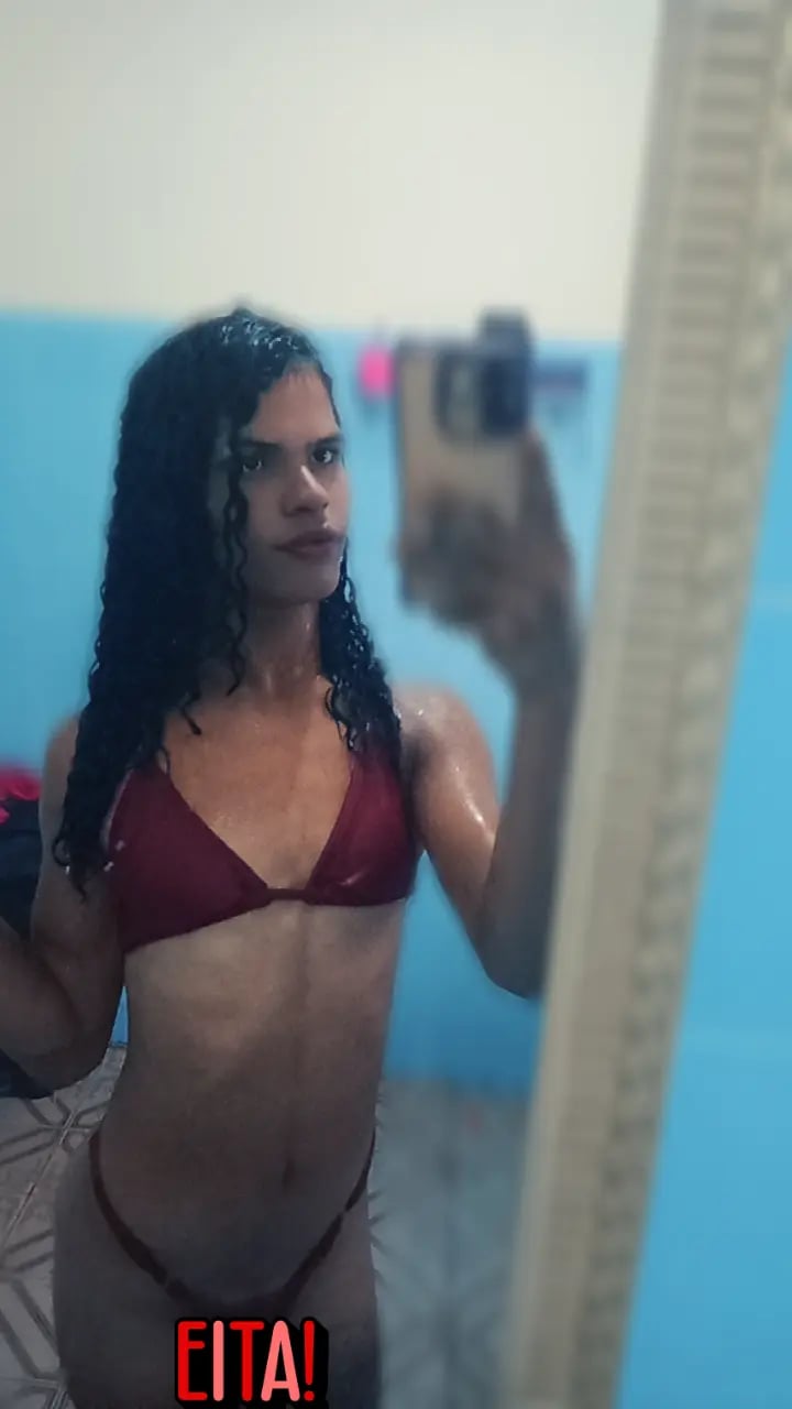 Morena sensual e novinha