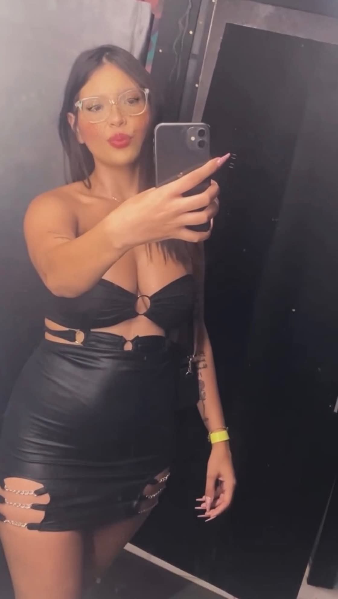 Morena,tesuda,gostosa