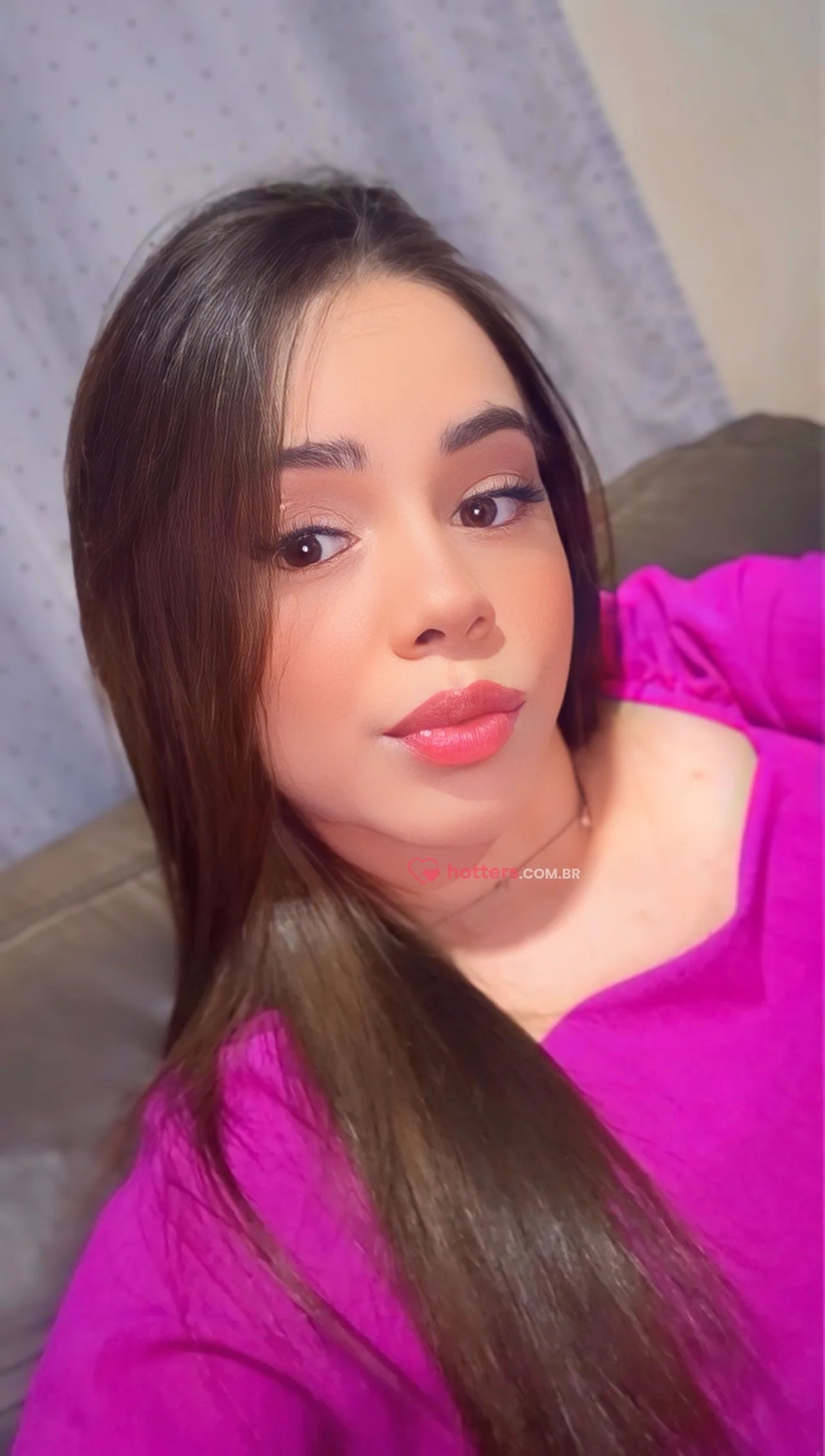 Anne Gabriele, 19 anos, é uma acompanhante de luxo simplesmente encantadora. Dona de uma beleza marcante, olhar sedutor e um sorriso irresistível, ela