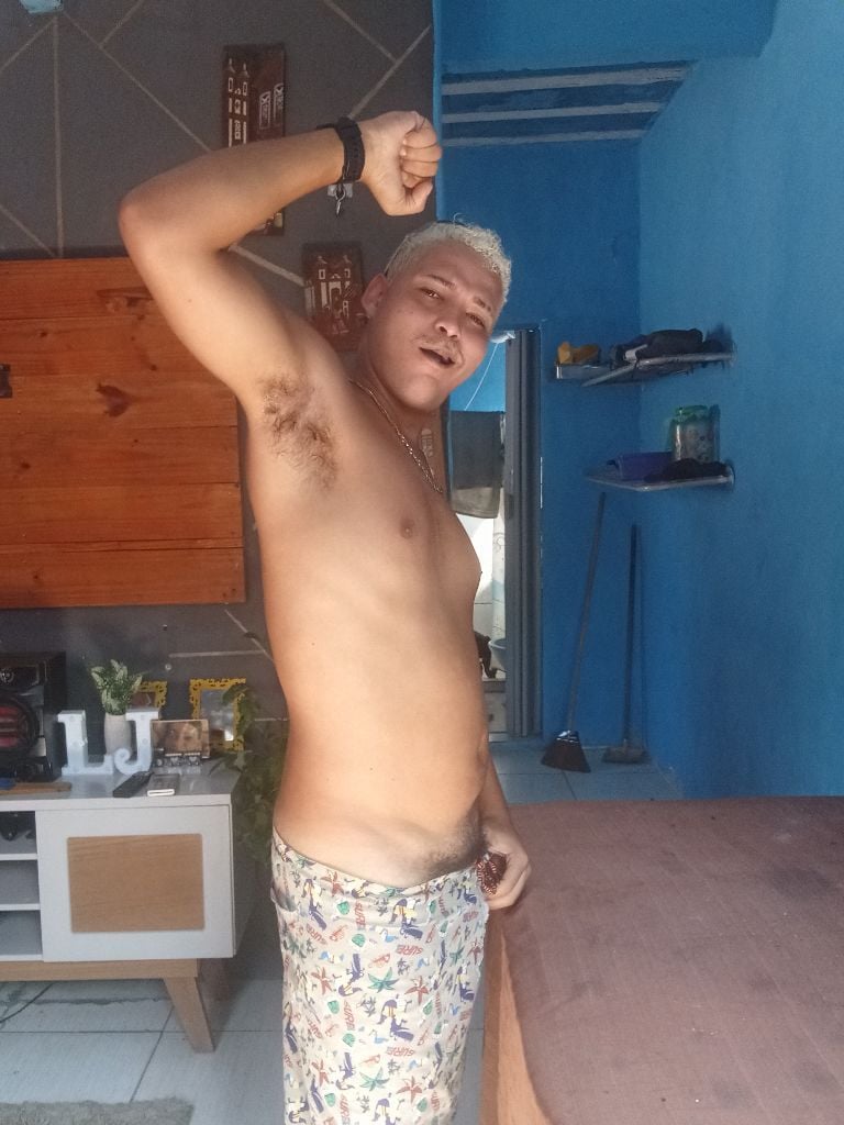 Gustavo Ativo Fetichista !