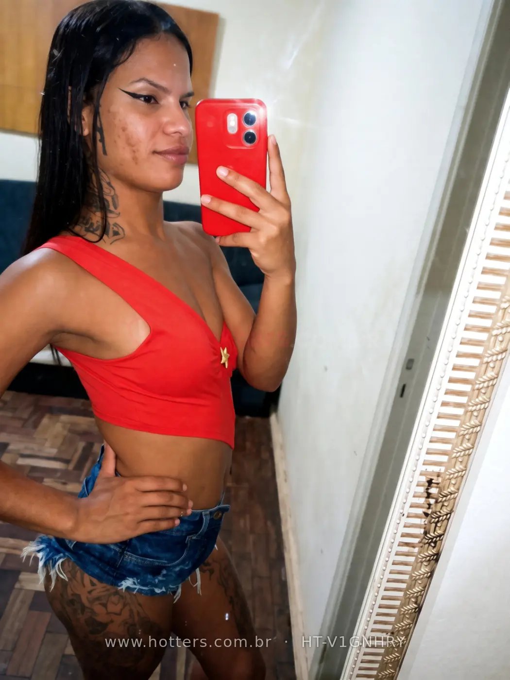 Morena sensual e novinha 