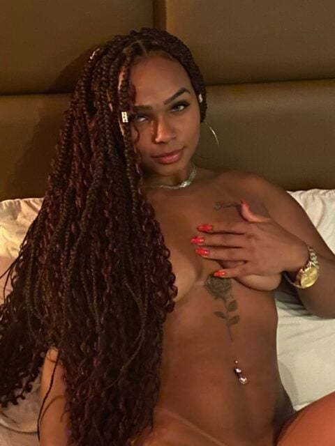 Mirella Santos