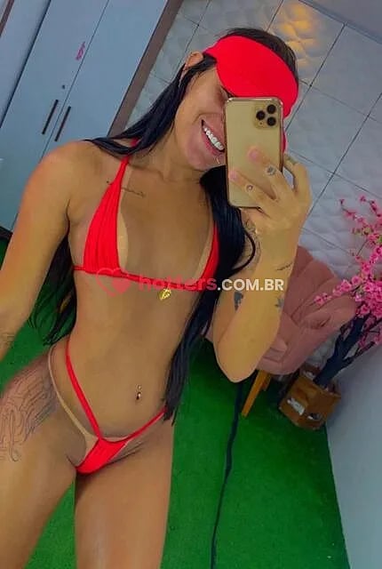Lara Ferrari