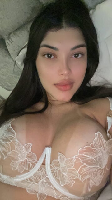 Mia Goulart