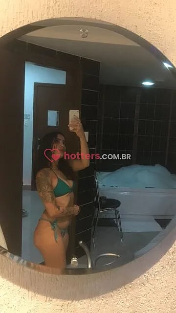 Júlia Guedes 